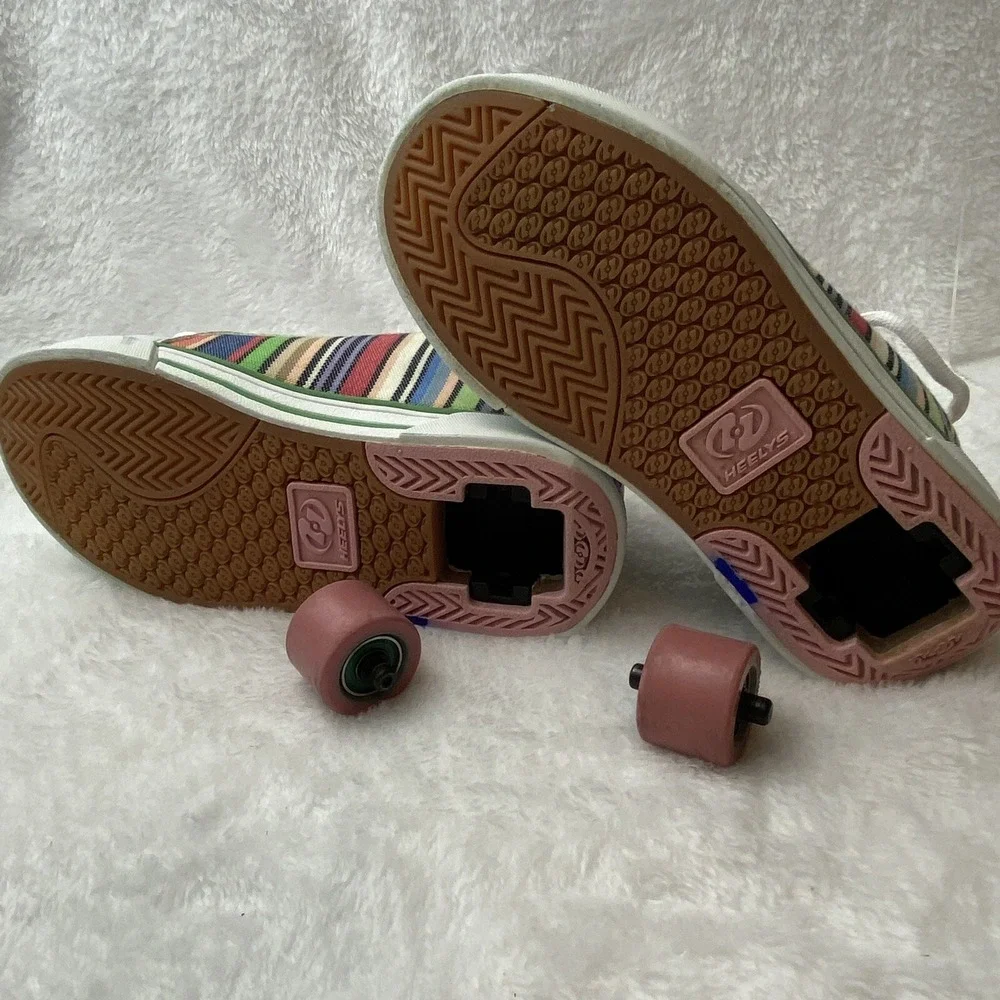 Heelys Flirt Skate Shoes Unisex Youth Size 4 White Multicolor Striped Style 7336